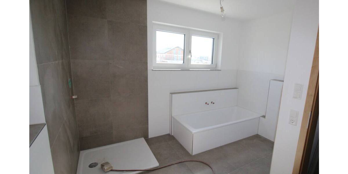 Doppelhaushälfte Ampfing - 5 Zimmer, 151 m&sup2;, 1.900&euro; | Angebot:25777045