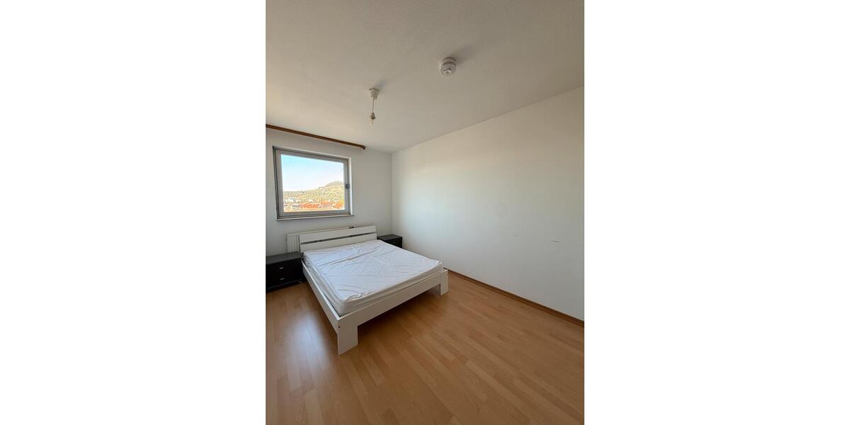 Etagenwohnung Pfullingen - 3 Zimmer, 80 m&sup2;, 897&euro; | Angebot:26547370