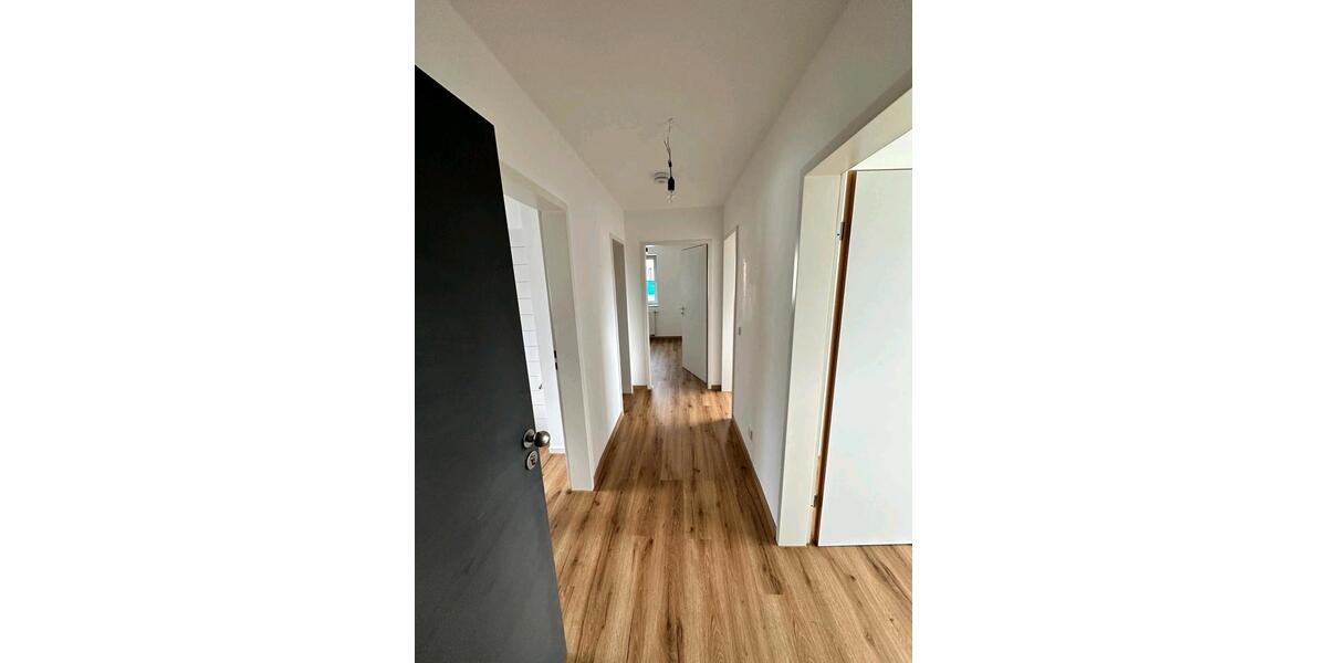 Dachgeschoßwohnung Trossingen - 2 Zimmer, 45 m&sup2;, 550&euro; | Angebot:26112358