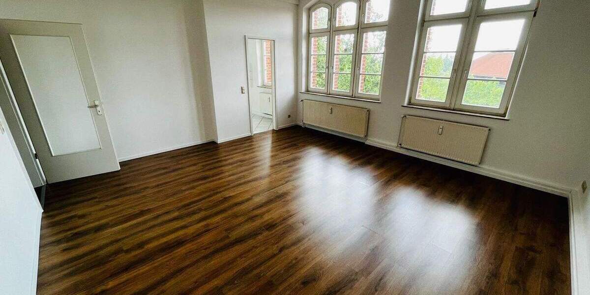 Helle 3 Zimmer-Whg im schönen Altbau! 3 zimmer