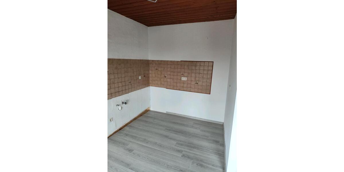 Etagenwohnung Hengersberg - 5 Zimmer, 140 m&sup2;, 550&euro; | Angebot:25918895