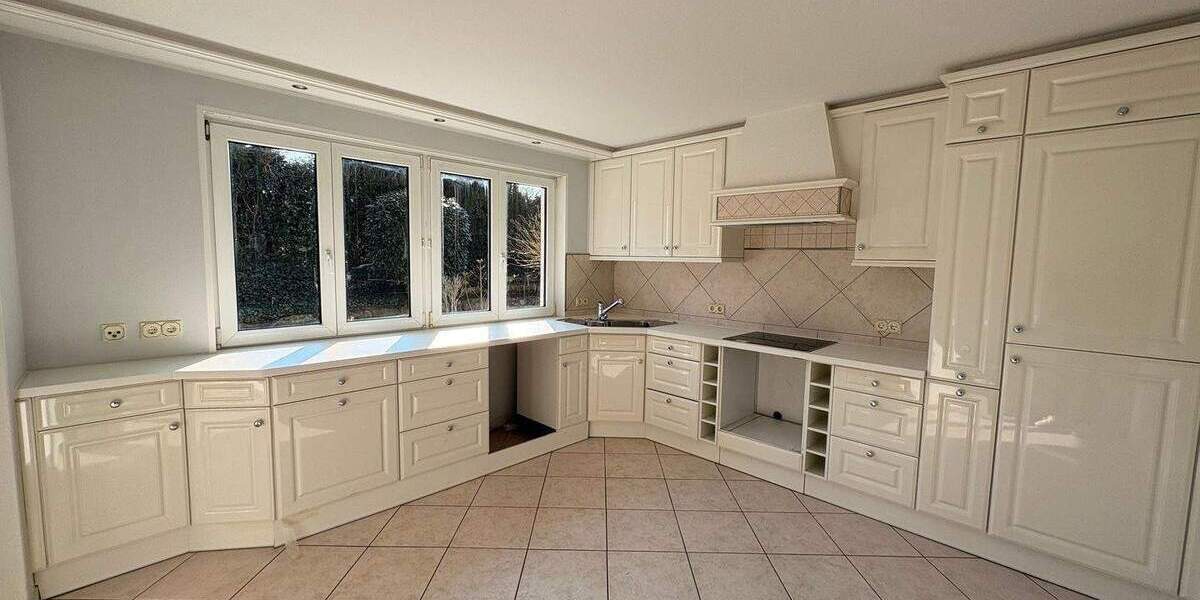 Etagenwohnung Nürnberg Gaismannshof - 4 Zimmer, 145 m&sup2;, 2.000&euro; | Angebot:25999687