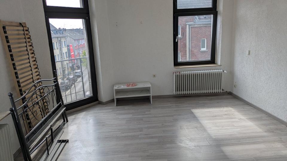 Etagenwohnung Duisburg Hamborn - 3 Zimmer, 80 m&sup2;, 700&euro; | Angebot:26420614