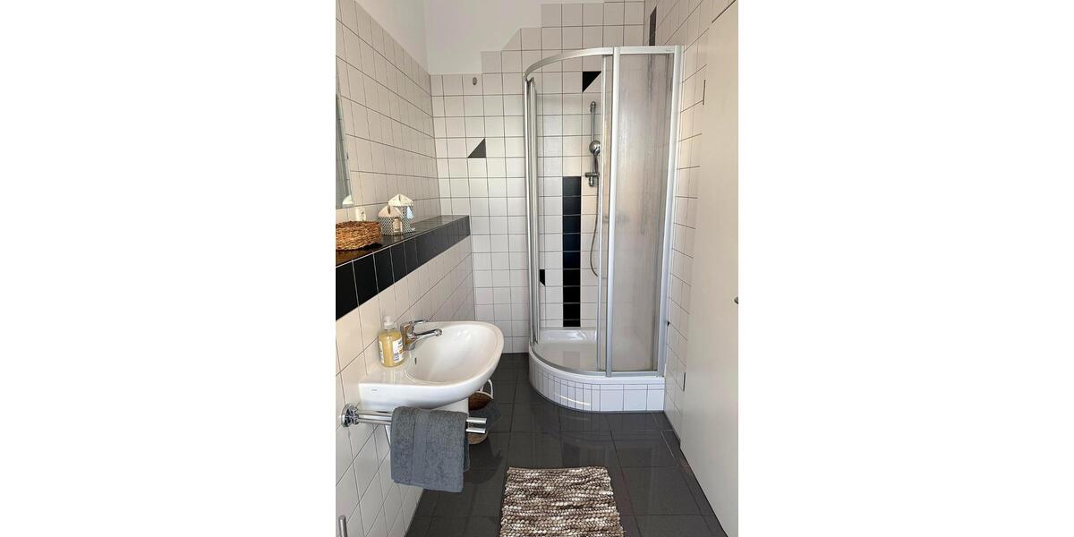 Wohnen auf Zeit Ludwigsfelde - 5 Zimmer, 170 m&sup2;, 20&euro; | Angebot:23515395