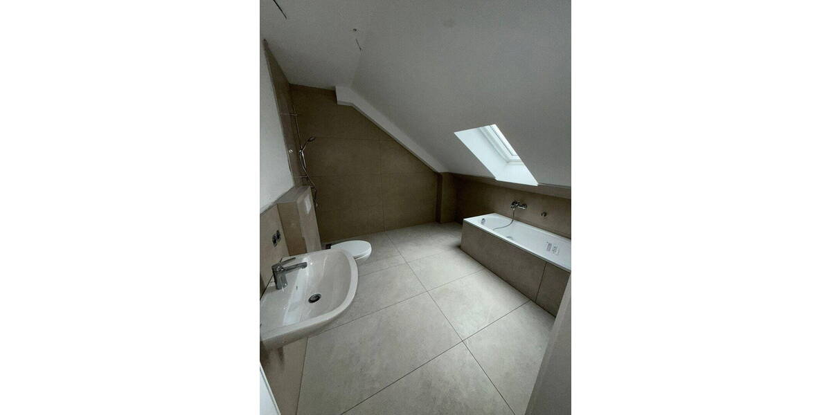 Doppelhaushälfte Burgdorf/Ehlershausen Ramlingen-Ehlershausen - 5 Zimmer, 120 m&sup2;, 1.600&euro; | Angebot:26156017