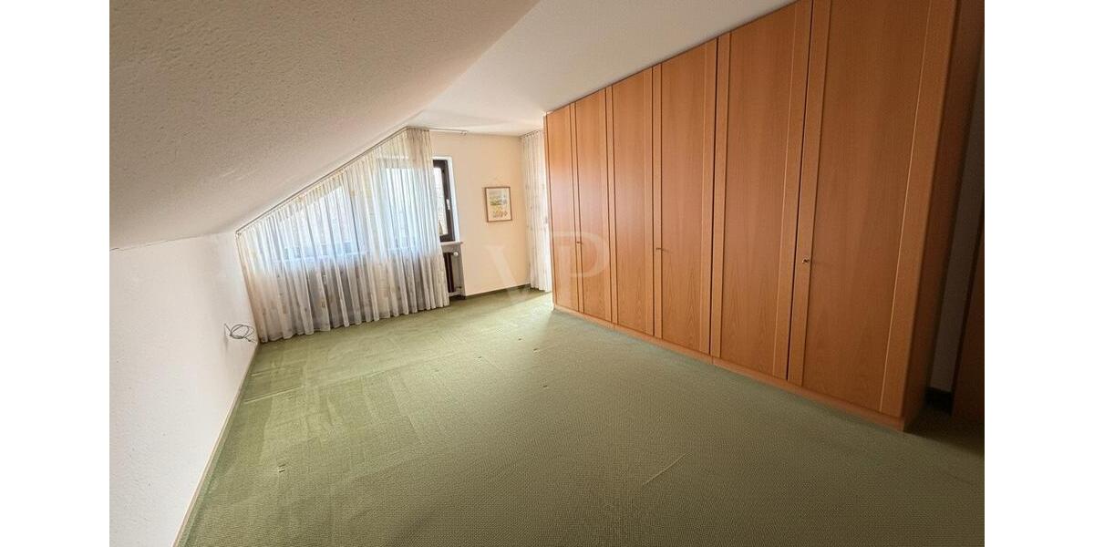 Dachgeschoßwohnung Bad Windsheim - 4 Zimmer, 89 m&sup2;, 900&euro; | Angebot:25961548