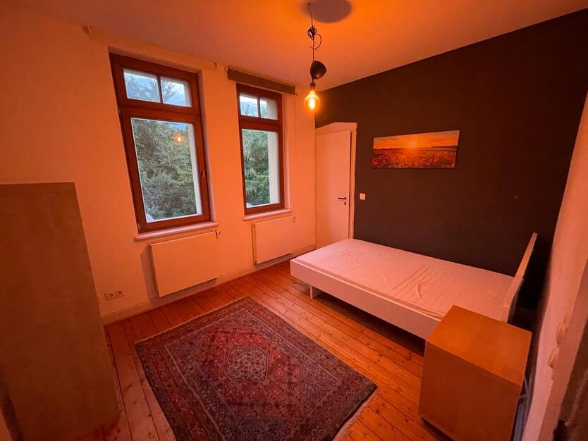 2 Wg Zimmer in alter Stadtvilla ab 1.8. + 1.10.