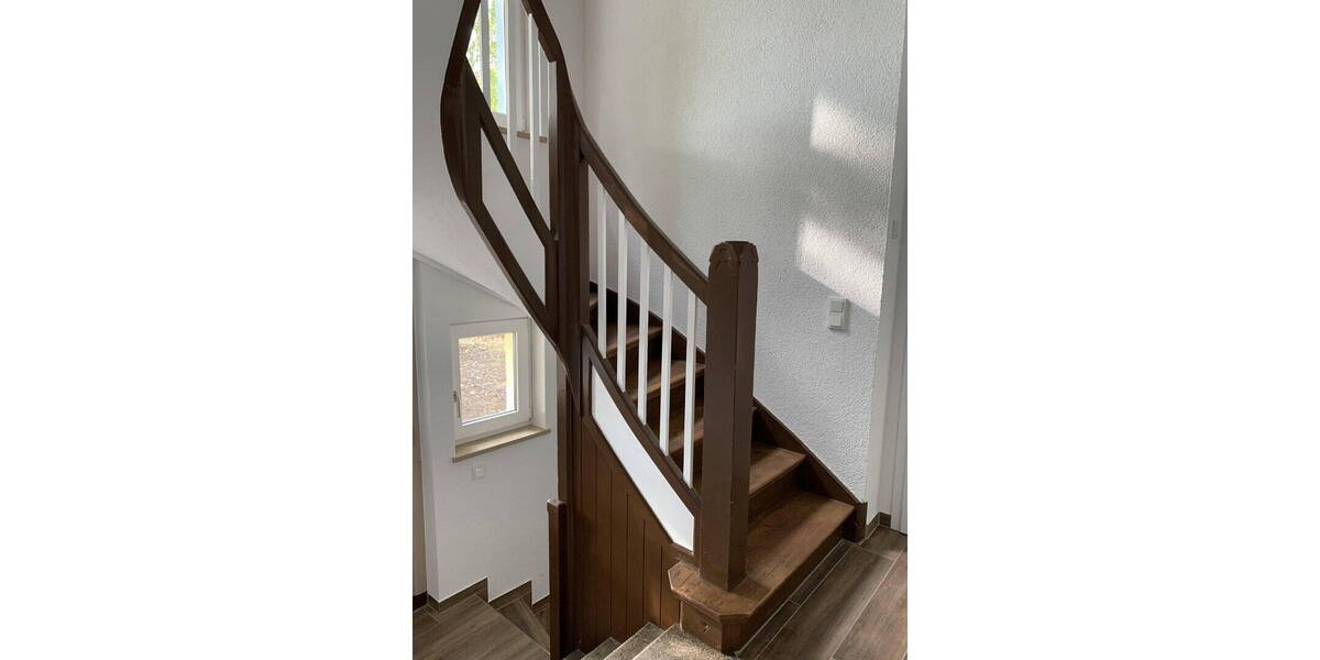 Reihenmittelhaus Gotha - 6 Zimmer, 170 m&sup2;, 1.800&euro; | Angebot:26750400