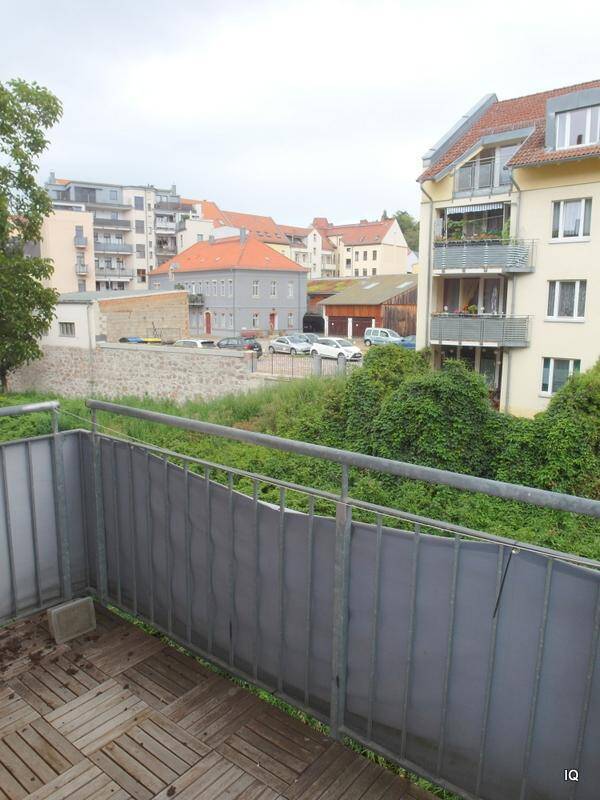 Ab Oktober 2025: Kleine SingleWohnung mit Balkon (Hofseite), Schlafecke, Laminatboden und Badewanne