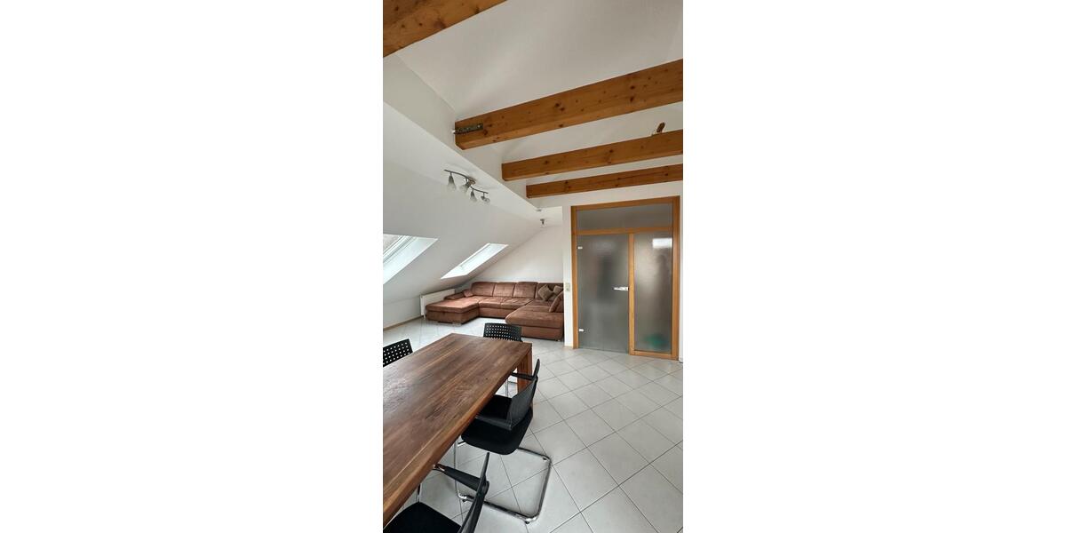 Dachgeschoßwohnung Schwebheim - 3 Zimmer, 80 m&sup2;, 890&euro; | Angebot:26413638