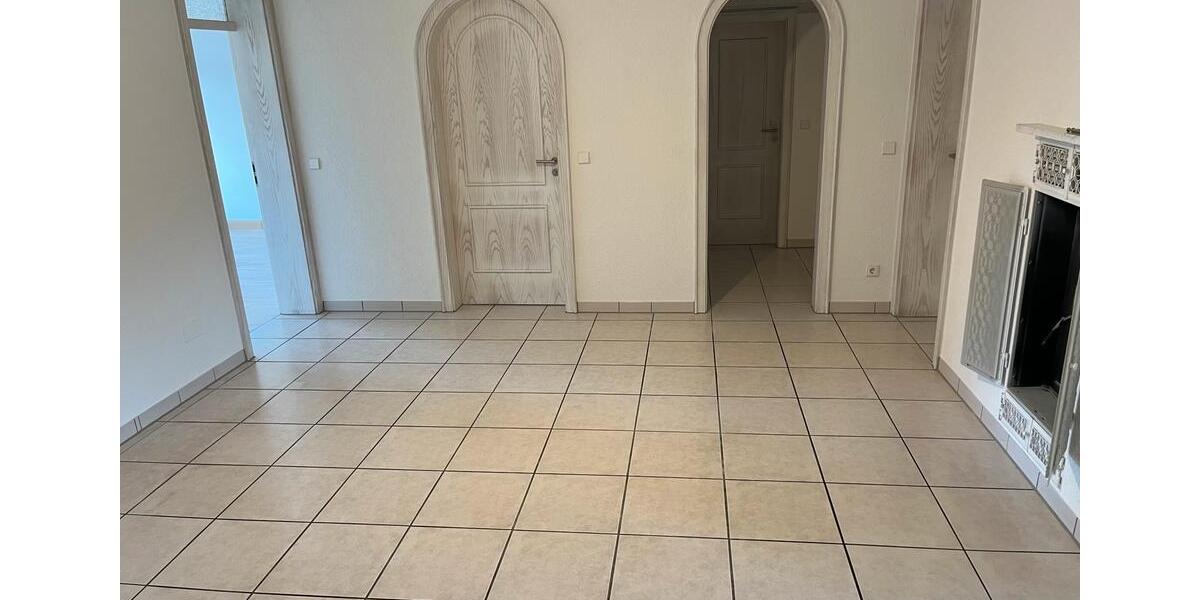 Etagenwohnung Rosenfeld - 4.5 Zimmer, 134 m&sup2;, 1.300&euro; | Angebot:25993674