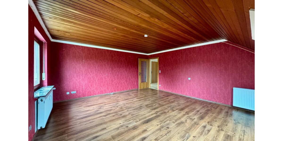 Dachgeschoßwohnung Hosenfeld - 3.5 Zimmer, 100 m&sup2;, 850&euro; | Angebot:26101308