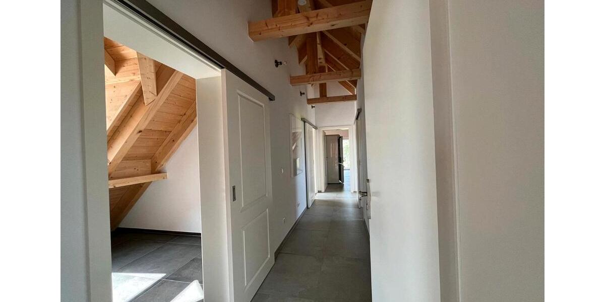 Dachgeschoßwohnung Finning - 3 Zimmer, 67 m&sup2;, 1.220&euro; | Angebot:26422266