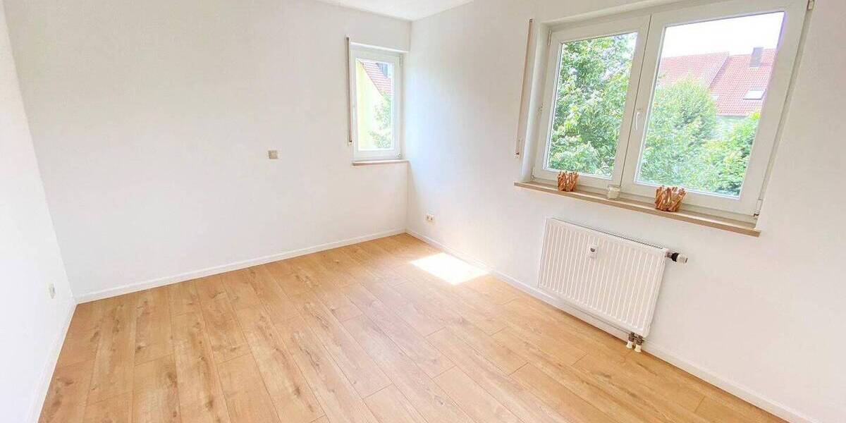 Etagenwohnung Sonneberg Hönbach - 2 Zimmer, 62 m&sup2;, 550&euro; | Angebot:26261571