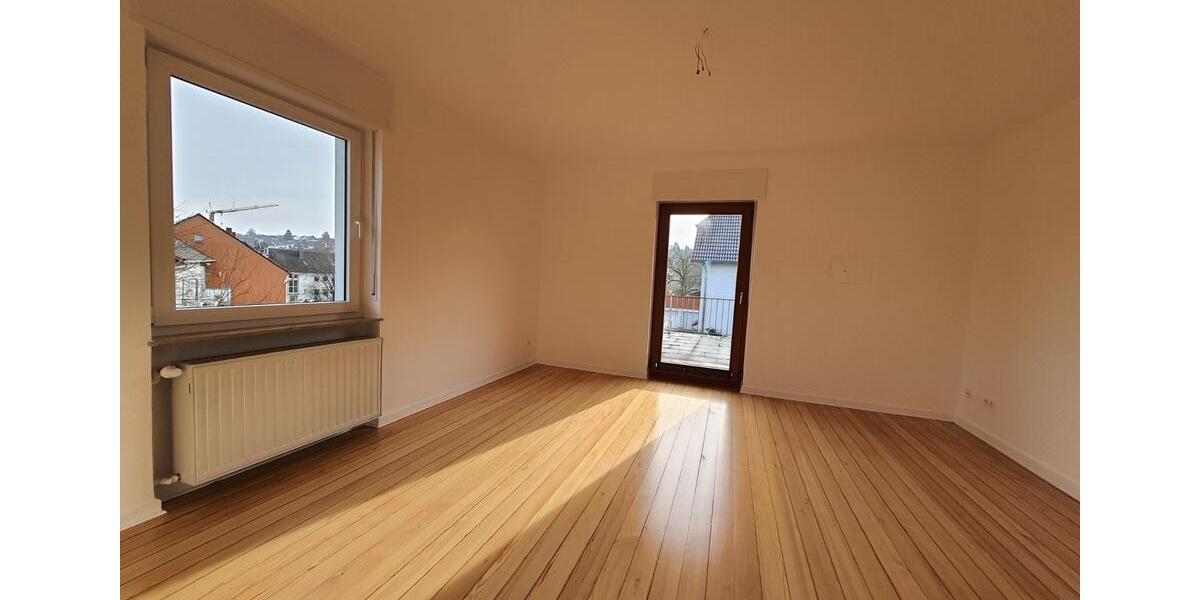 Einfamilienhaus Zweibrücken - 9 Zimmer, 250 m&sup2;, 1.790&euro; | Angebot:24702819