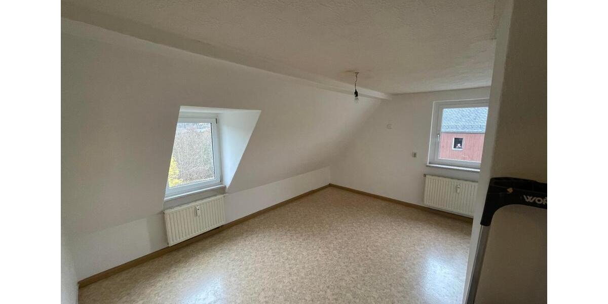 Dachgeschoßwohnung Zschopau - 2 Zimmer, 41 m&sup2;, 192&euro; | Angebot:24731647