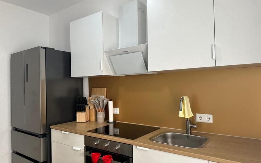 Gästezimmer mit TV, Internet, 2x EtagenduscheWC, Gästeküche, Waschmaschine und Trockner zimmer