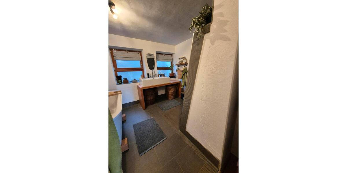 Befristete Untervermietung: 4 Zimmer Wohnung 15.April bis 14.Juni 4 zimmer