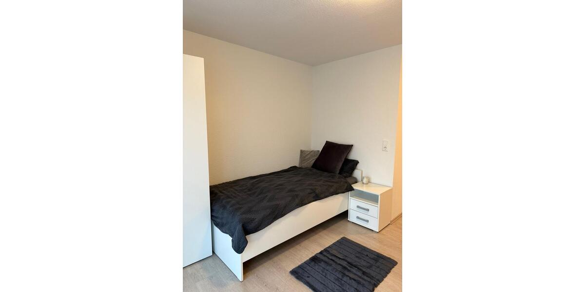 Wohnen auf Zeit Villingen-Schwenningen Schwenningen - 1 Zimmer, 23 m&sup2;, 400&euro; | Angebot:26642093