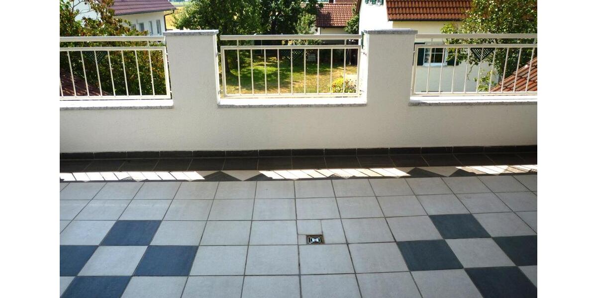 Etagenwohnung Aichen - 6 Zimmer, 202 m&sup2;, 990&euro; | Angebot:26261881