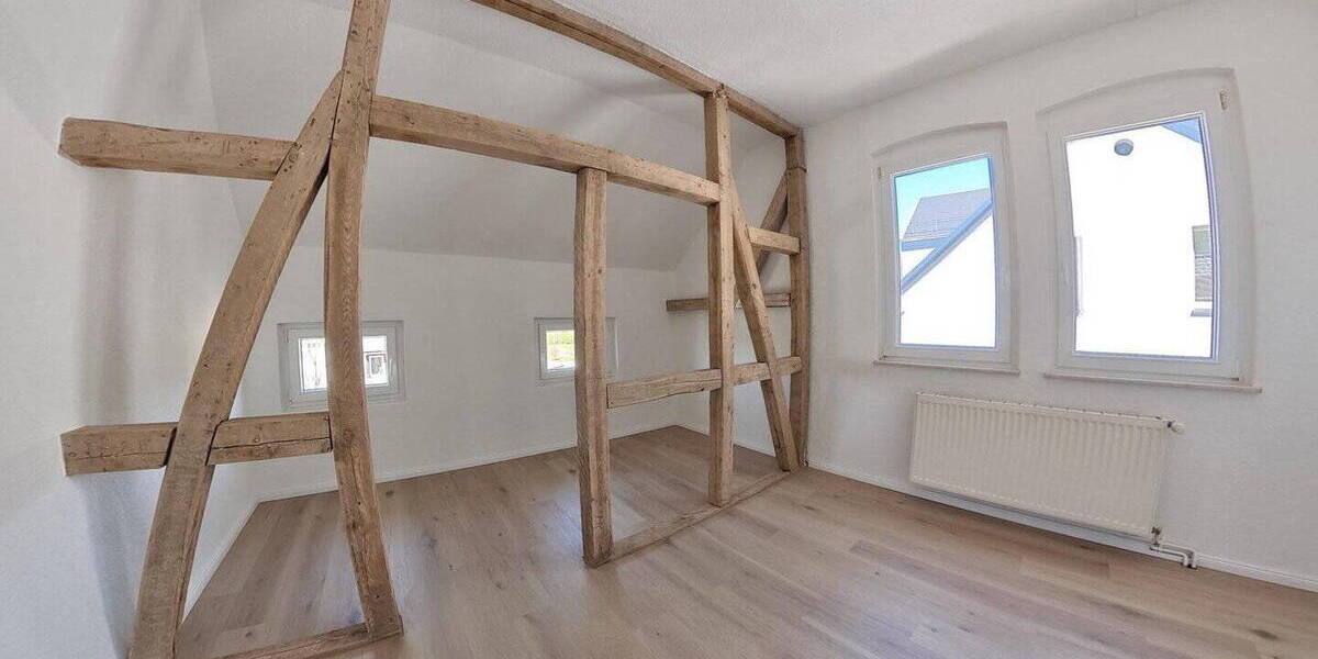 Einfamilienhaus Elsterberg - 7 Zimmer, 135 m&sup2;, 1.200&euro; | Angebot:26569313