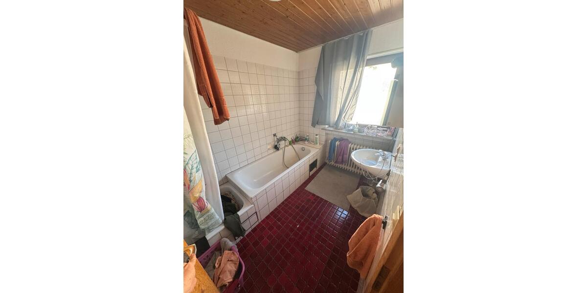 Etagenwohnung Bempflingen - 3 Zimmer, 100 m&sup2;, 1.100&euro; | Angebot:26350196