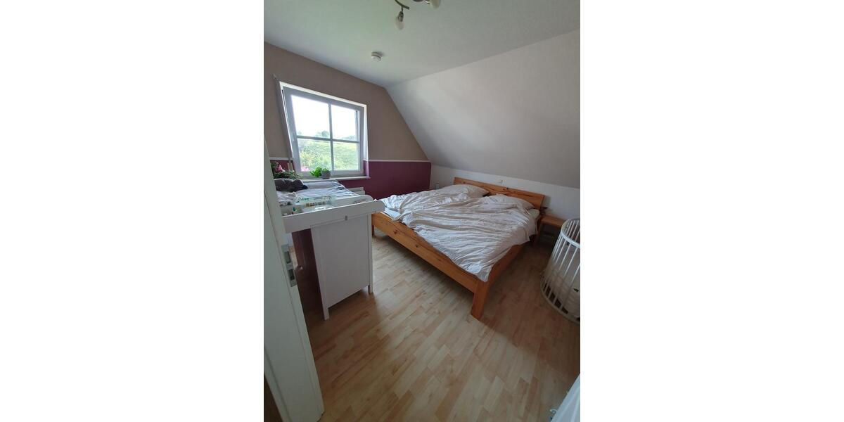 Dachgeschoßwohnung Haseldorf - 4 Zimmer, 115 m&sup2;, 1.035&euro; | Angebot:26050945