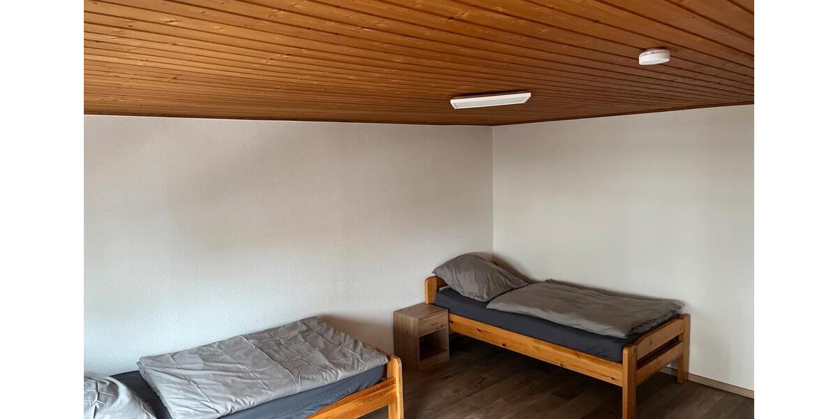 Wohnen auf Zeit Bad Arolsen - 7 Zimmer, 180 m&sup2;, 18&euro; | Angebot:24784198