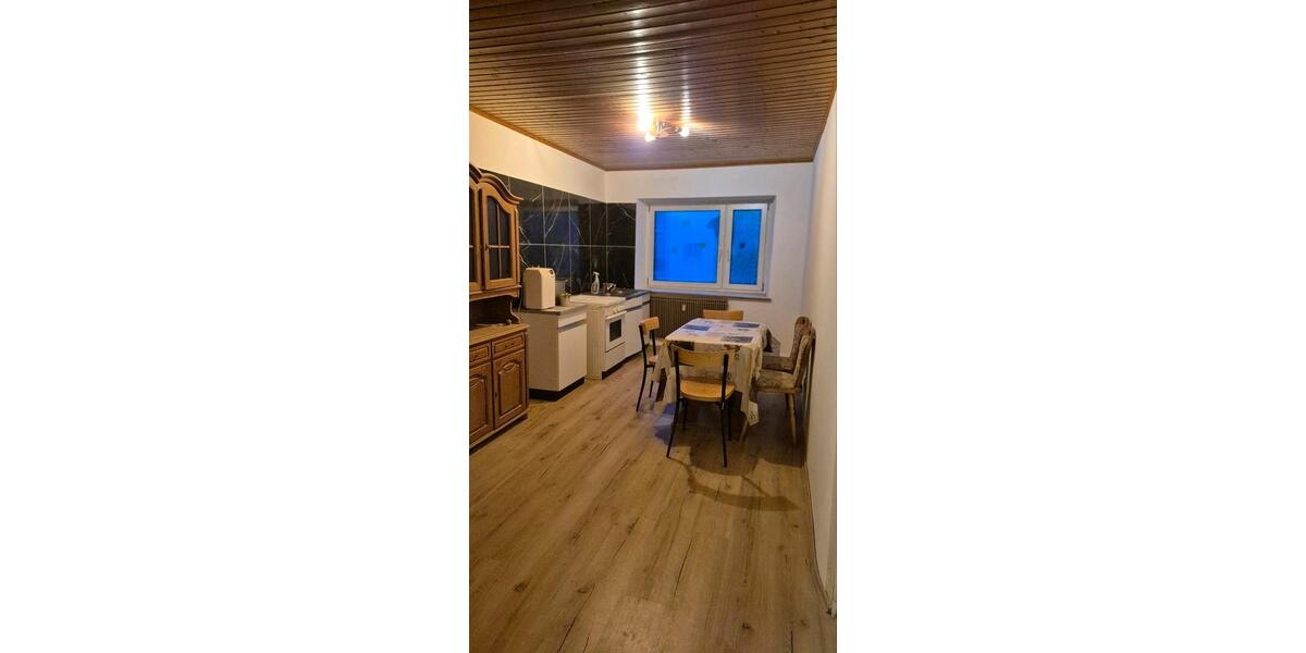 Etagenwohnung Arnstorf - 4 Zimmer, 100 m&sup2;, 1.100&euro; | Angebot:24480617