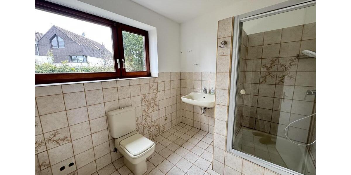 Erdgeschoßwohnung Bergisch Gladbach Paffrath - 4 Zimmer, 109 m&sup2;, 1.450&euro; | Angebot:25271153