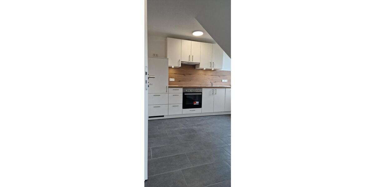 Dachgeschoßwohnung Surwold - 4 Zimmer, 91 m&sup2;, 700&euro; | Angebot:26313545