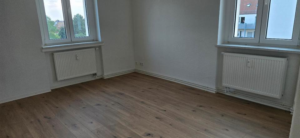 die erste Miete geschenkt für eine 3 Zimmerwohnung in der Waldstraße zimmer