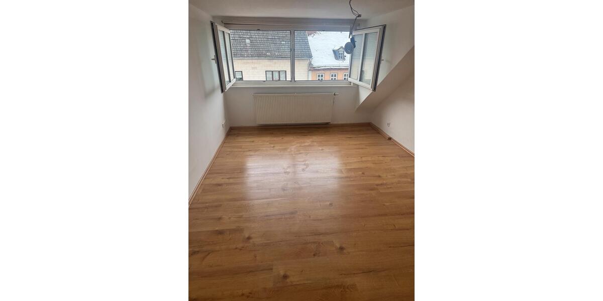 Dachgeschoßwohnung Neustadt bei Coburg - 3 Zimmer, 85 m&sup2;, 700&euro; | Angebot:24754374