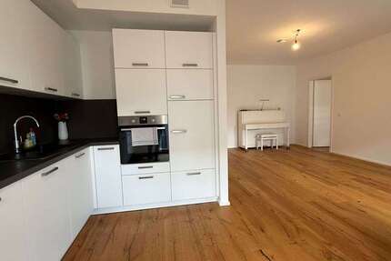 Wohnung zum Mieten in Augsburg 1.000 € 67.97 m² 2 zimmer