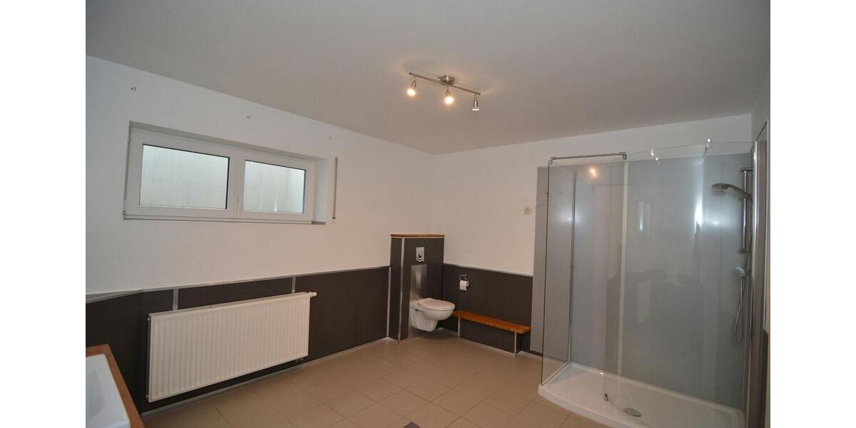 Etagenwohnung Bad Neustadt an der Saale - 2 Zimmer, 80 m&sup2;, 640&euro; | Angebot:26416511