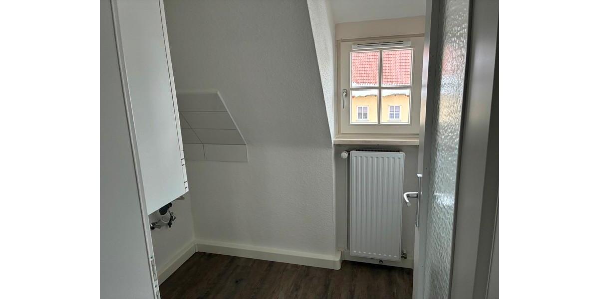 Dachgeschoßwohnung Kassel Harleshausen - 3 Zimmer, 42 m&sup2;, 484&euro; | Angebot:24747287