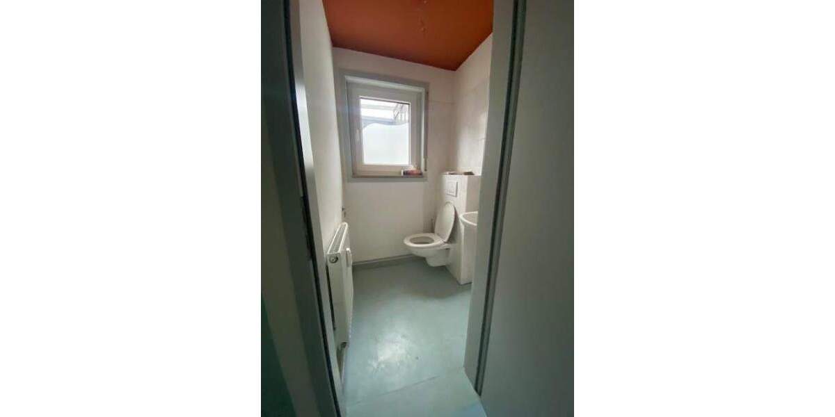 Gewerbeobjekt Nürnberg Langwasser - 6 Zimmer, 125 m&sup2;, 1.250&euro; | Angebot:25665546