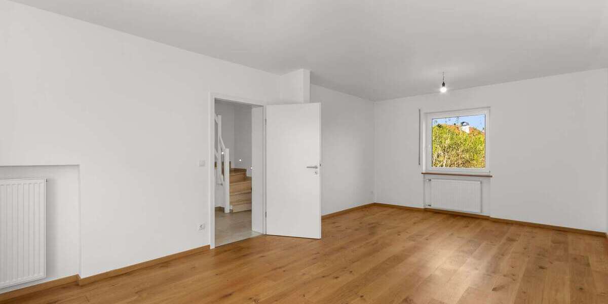 Bezugsfrei | Modernisiertes Reiheneckhaus mit Südgarten in ruhiger Lage - Reihenendhaus Geisenfeld | Angebot:26106515