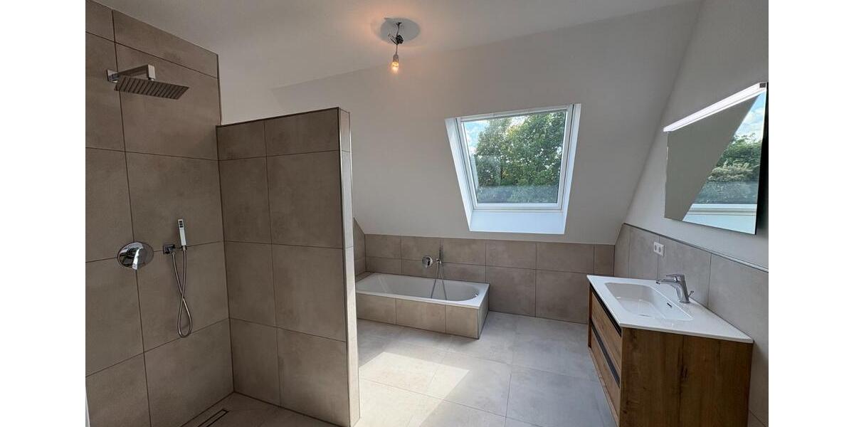 Großzügiges Neubau-Reihenhaus mit 2 Stellplätzen + Garten 5 zimmer