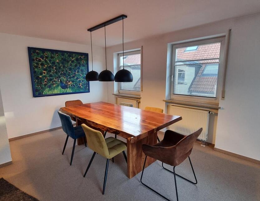 Wangen: Hübsche Maisonette-Wohnung, 3,5 Zimmer, kplt. möbliert