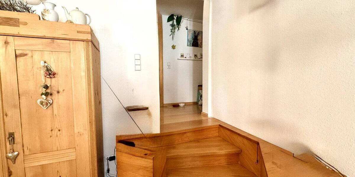 Etagenwohnung Staufen im Breisgau Staufen - 4 Zimmer, 121 m&sup2;, 1.600&euro; | Angebot:25909513