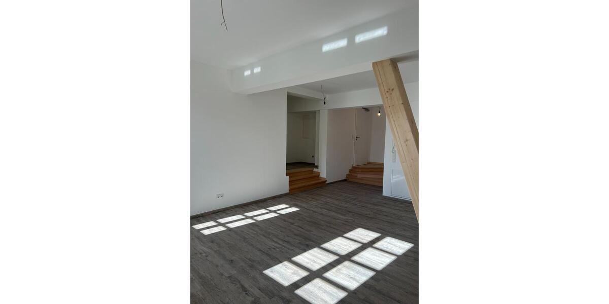 Erdgeschoßwohnung Kirchhain - 3 Zimmer, 75 m&sup2;, 1.043&euro; | Angebot:25932489