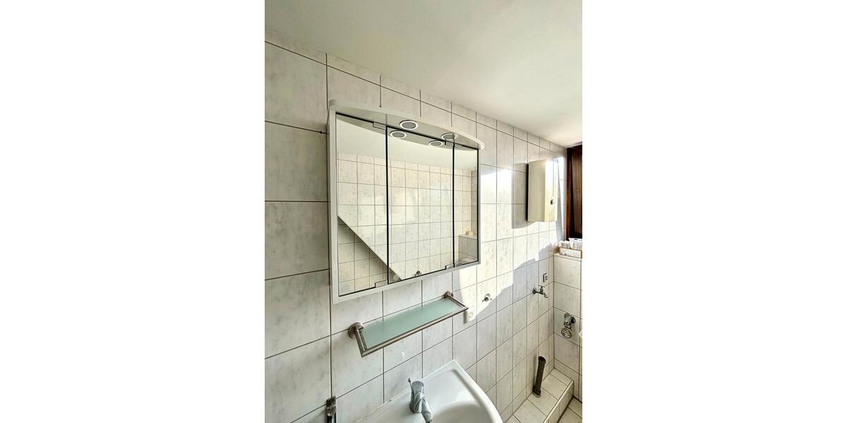 Dachgeschoßwohnung Krefeld - 3 Zimmer, 58 m&sup2;, 680&euro; | Angebot:26613564