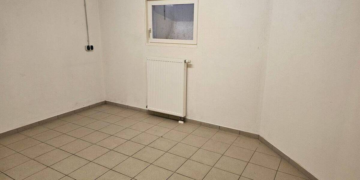 Doppelhaushälfte Burghausen - 6 Zimmer, 202 m&sup2;, 2.100&euro; | Angebot:25895860