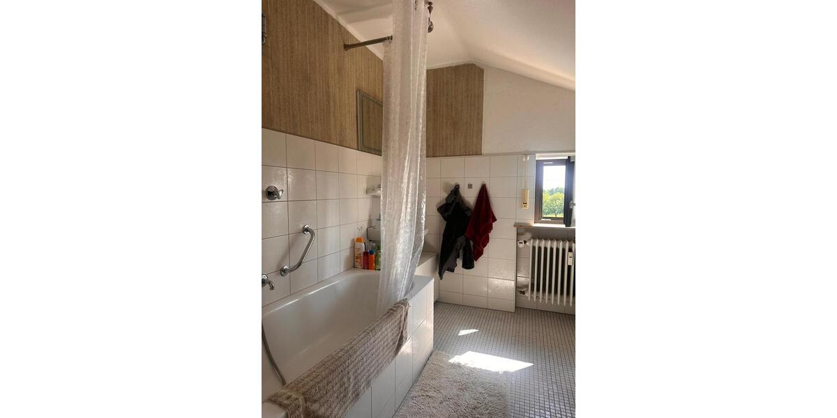 Dachgeschoßwohnung Hohenroth - 2 Zimmer, 67 m&sup2;, 550&euro; | Angebot:24215242