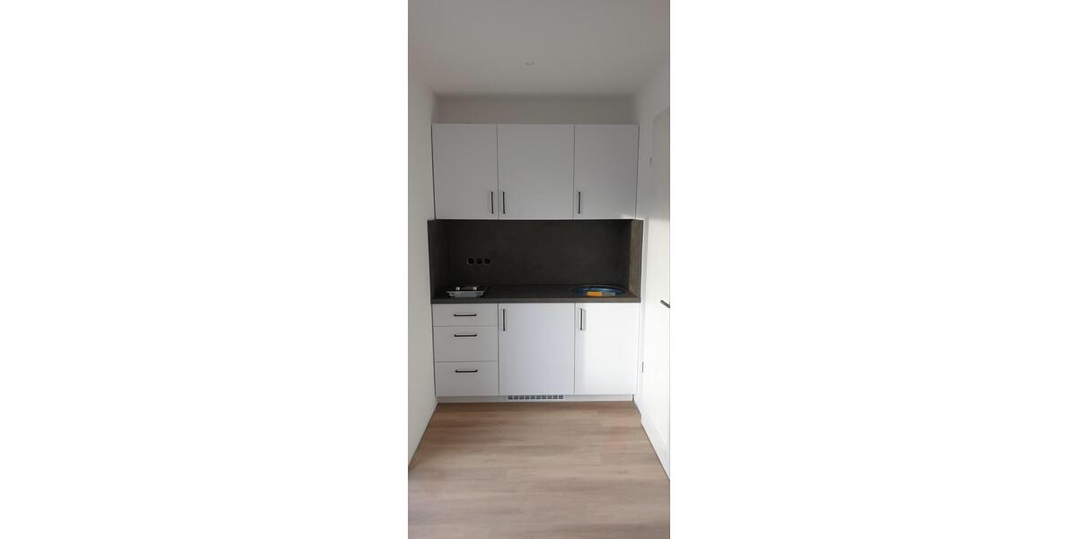 Apartment mit Balkon in Augsburg inclusive TG zu vermieten. 1 zimmer