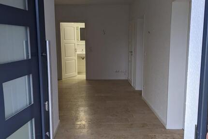 Helle, freundliche EG-Wohnung mit Wintergarten und Terrasse 5 zimmer