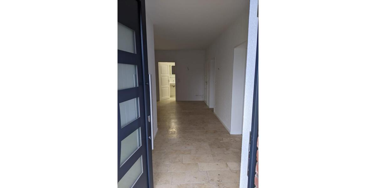 Helle, freundliche EG-Wohnung mit Wintergarten und Terrasse 5 zimmer