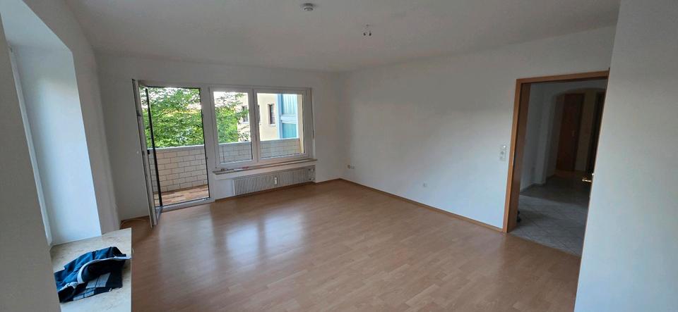 Etagenwohnung Niederwerrn - 3 Zimmer, 85 m&sup2;, 800&euro; | Angebot:26334778