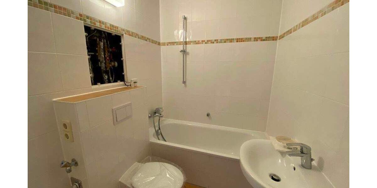 Etagenwohnung Suhl Neundorf - 4 Zimmer, 64 m&sup2;, 340&euro; | Angebot:25781338